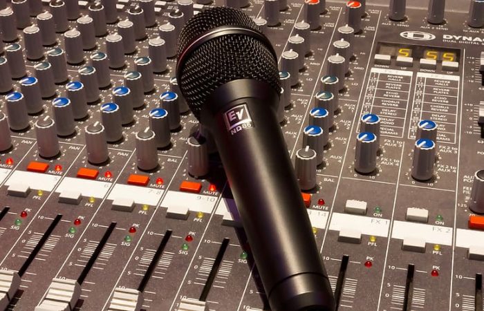 How to Connect a Wireless Microphone