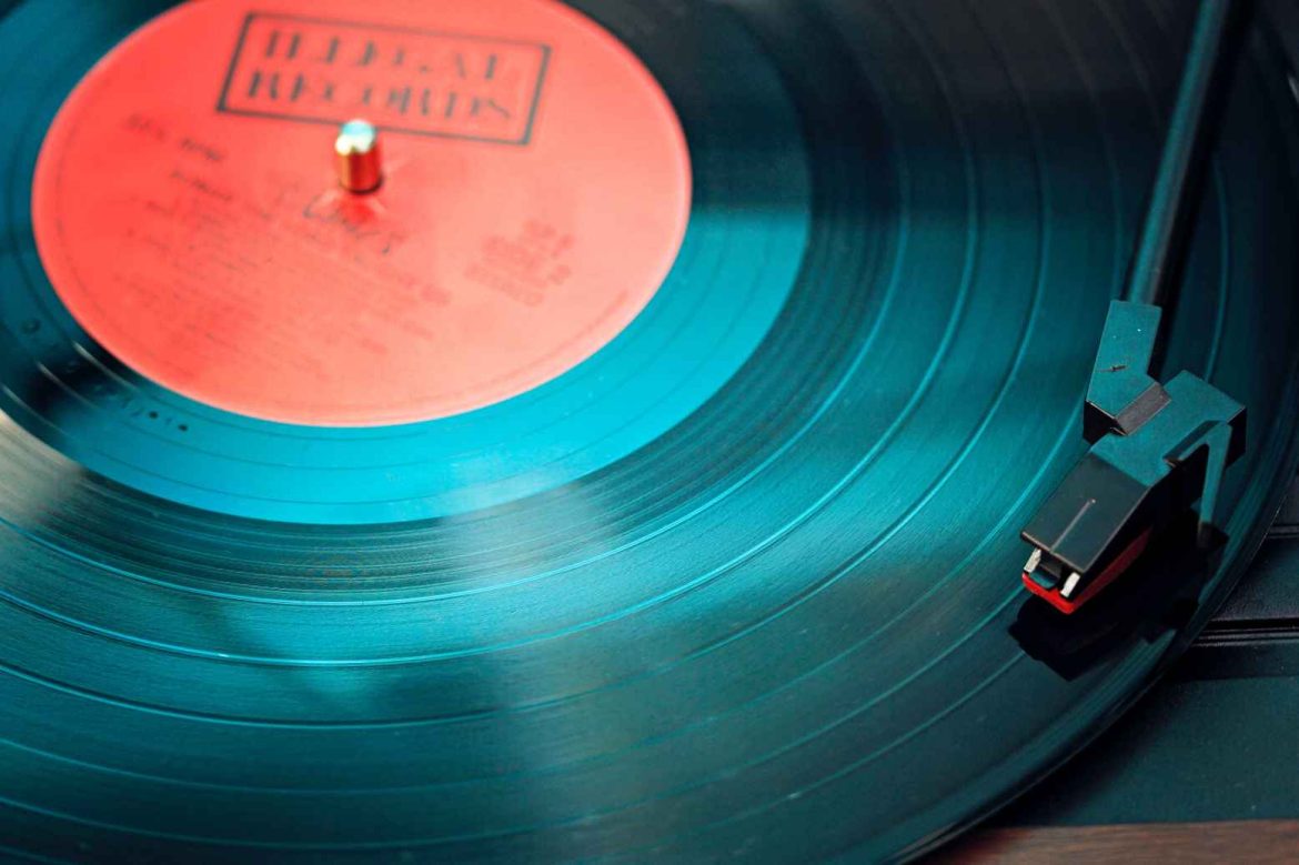 Choosing The Right Music Distribution Service: 7 Key Points You Need to Know